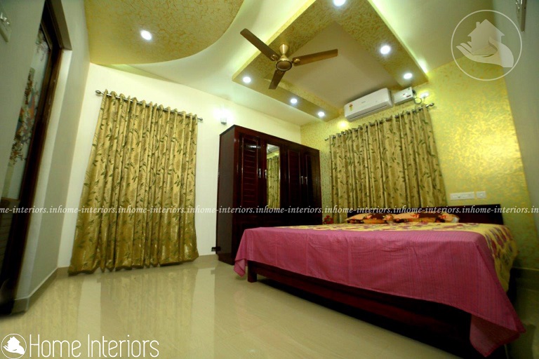 2200-square-feet-excellent-and-amazing-kerala-home-master-bedroom-design